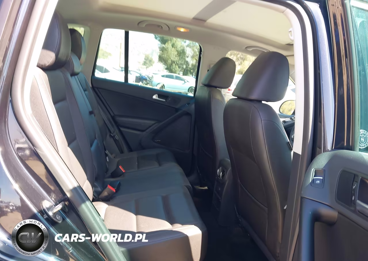 2017 Volkswagen Tiguan 2.0T Wolfsburg Edition VIN:WVGRV7AXXHK003125 - 8