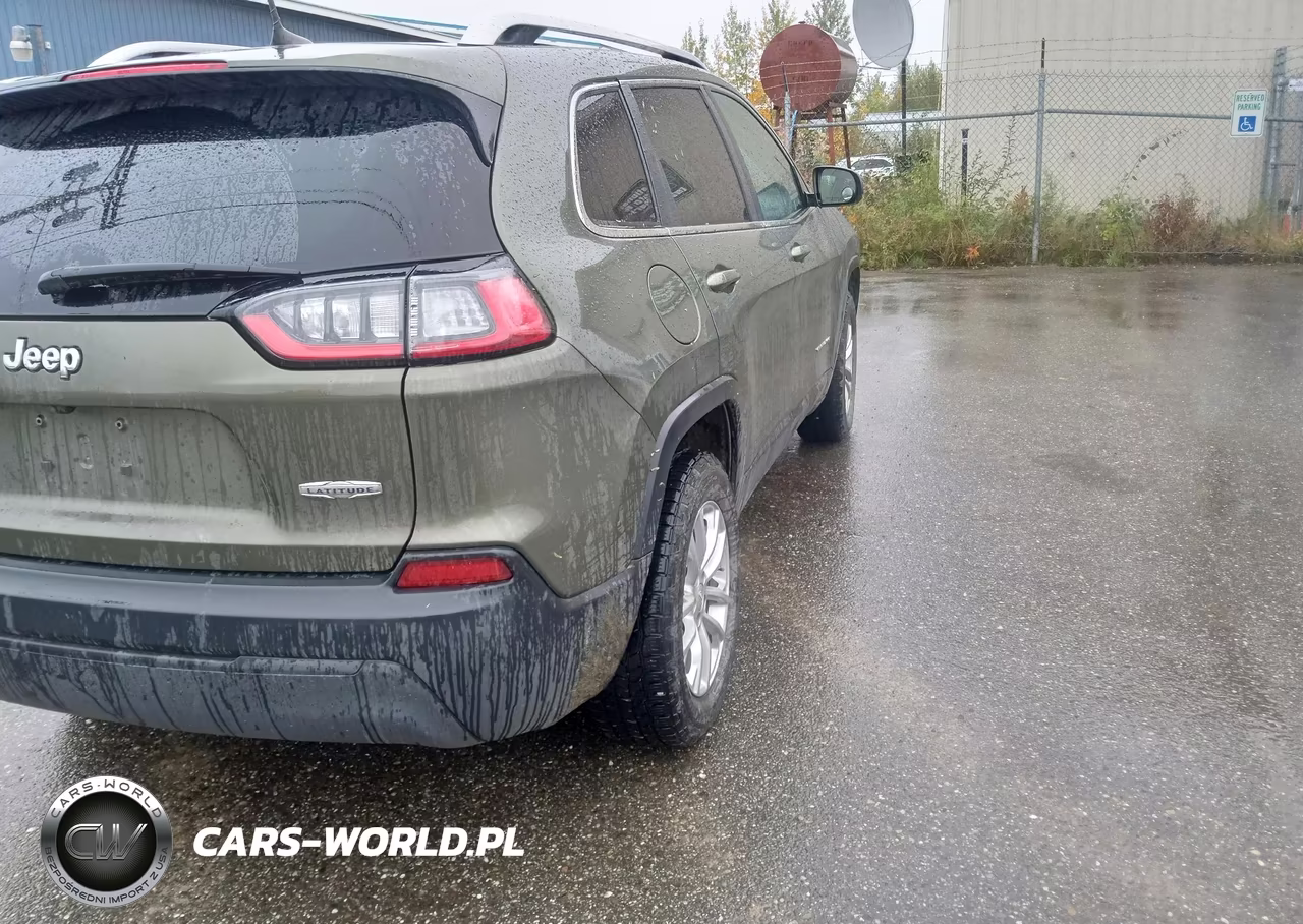 2019 Jeep Cherokee Latitude 4X4 VIN:1C4PJMCBXKD250406 - 4