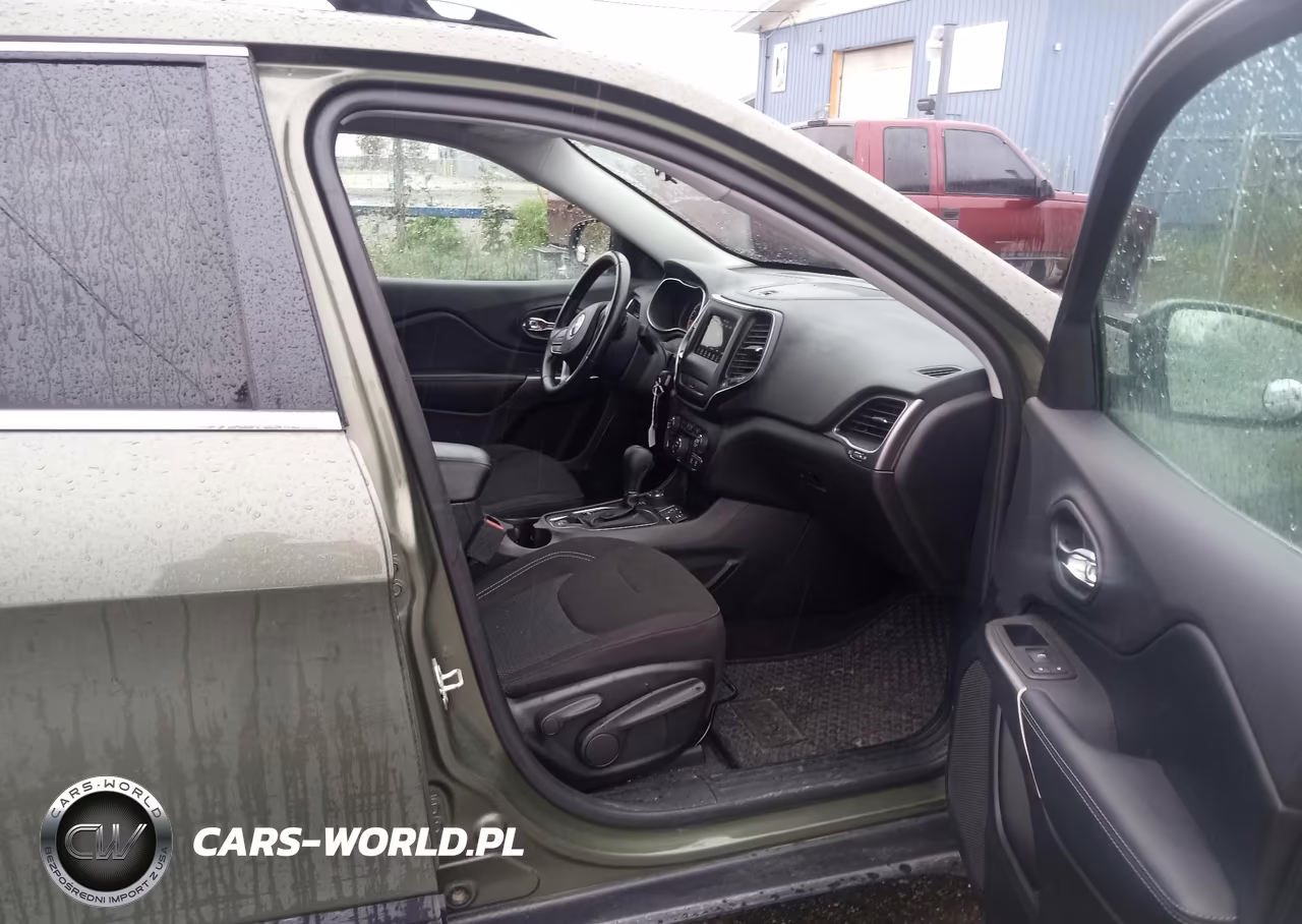 2019 Jeep Cherokee Latitude 4X4 VIN:1C4PJMCBXKD250406 - 5