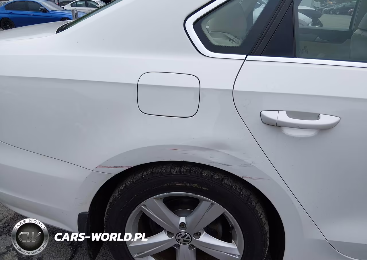 2015 Volkswagen Passat 2.0L Tdi Se VIN:1VWBV7A3XFC087437 - 12