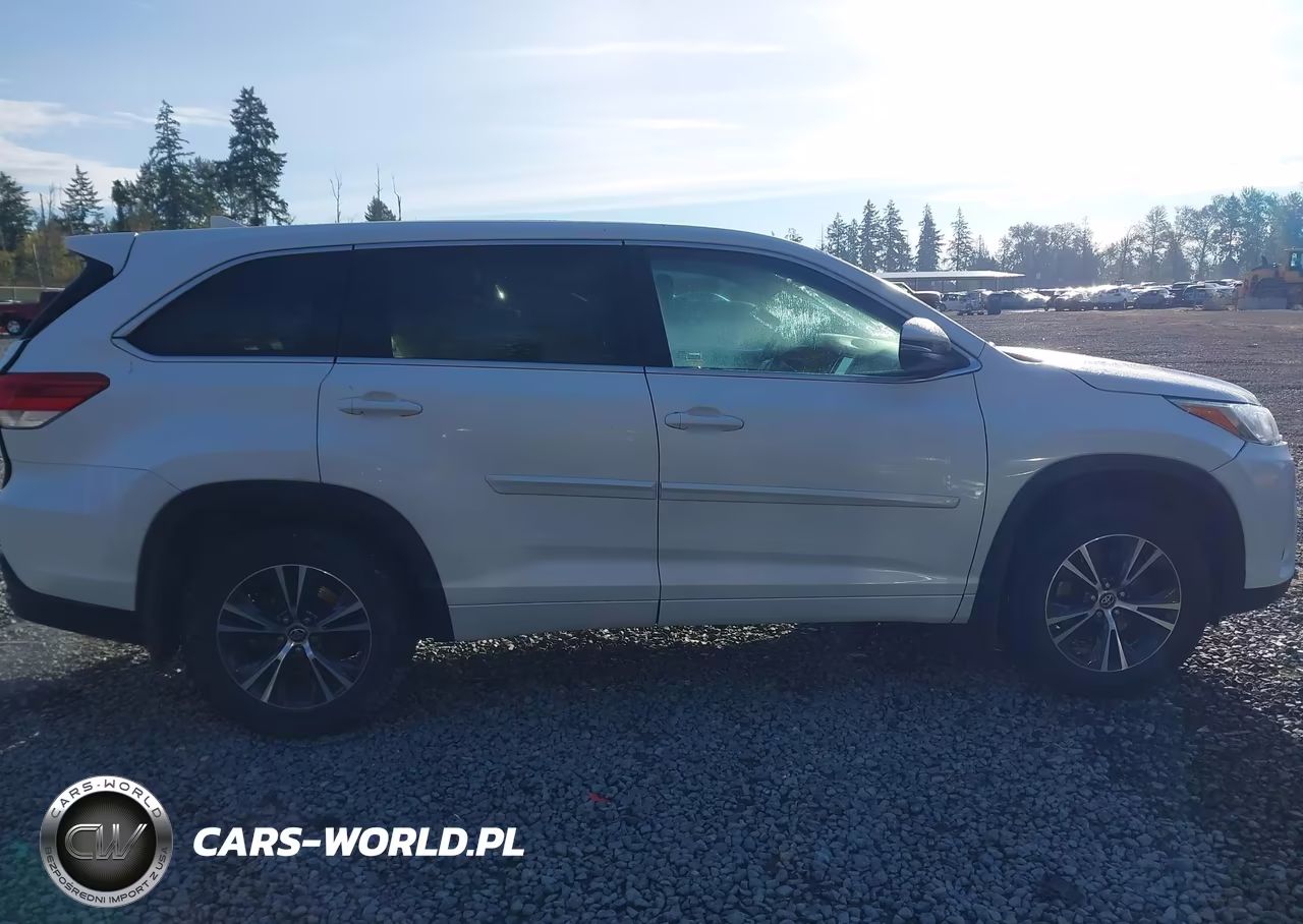 2018 Toyota Highlander Le VIN:5TDBZRFH7JS891757 - 13
