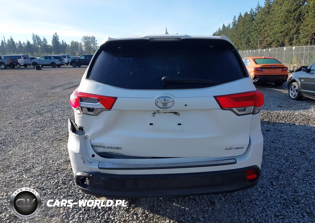 2018 Toyota Highlander Le VIN:5TDBZRFH7JS891757 - 16