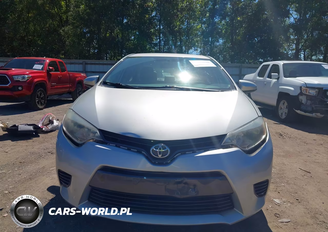 2015 Toyota Corolla Le VIN:2T1BURHE1FC327653 - 12