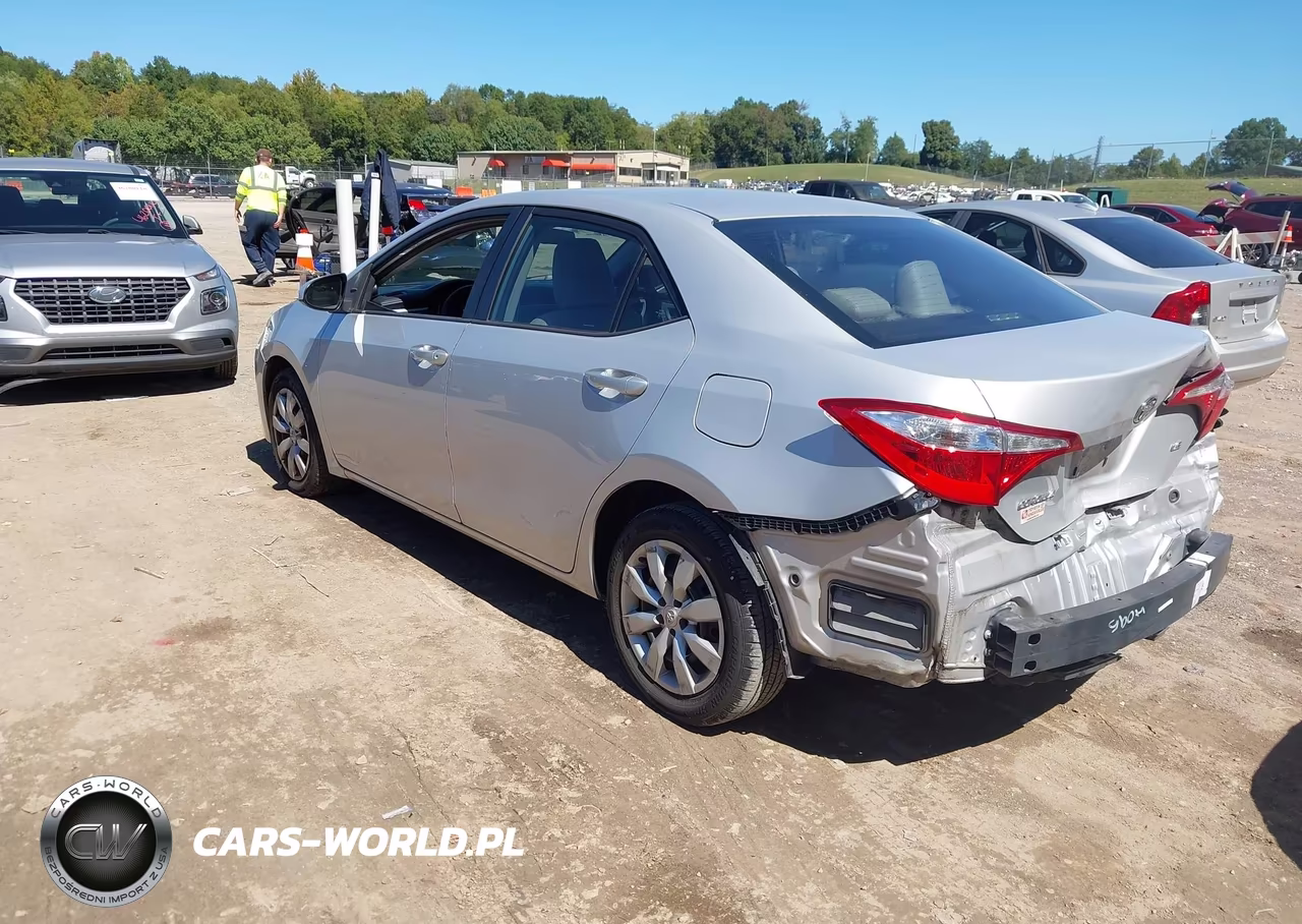 2015 Toyota Corolla Le VIN:2T1BURHE1FC327653 - 3