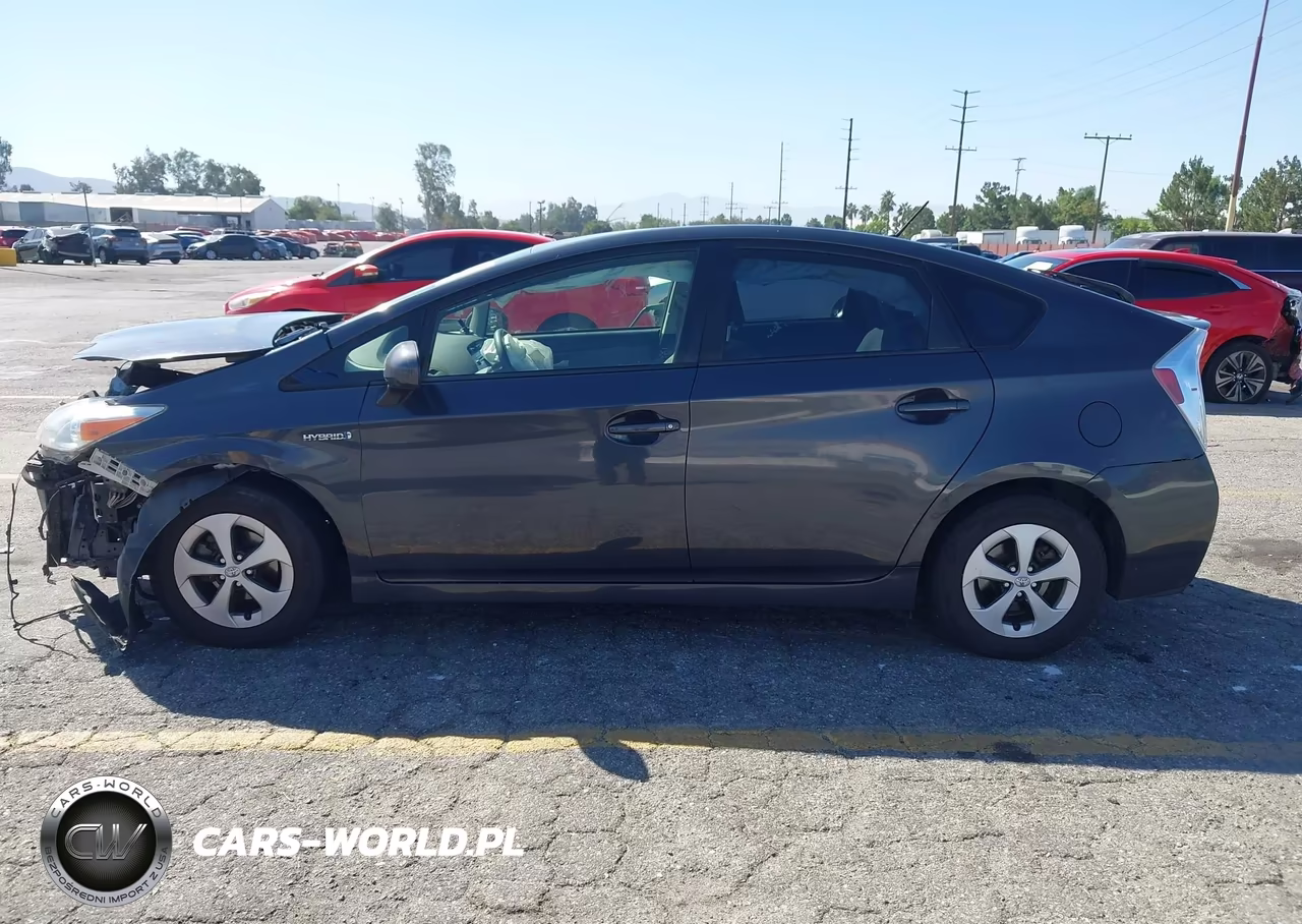 2015 Toyota Prius Two VIN:JTDKN3DU4F0449537 - 14
