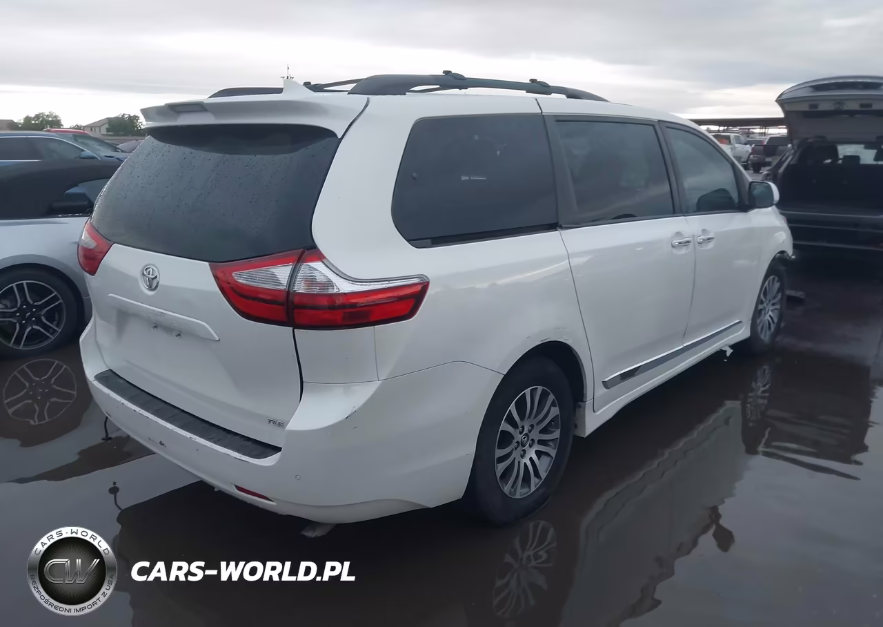 2018 Toyota Sienna Xle 8 Passenger VIN:5TDYZ3DC6JS912130 - 4