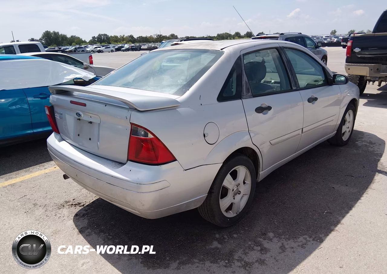 2007 Ford Focus S-Se-Ses VIN:1FAFP34NX7W225875 - 4