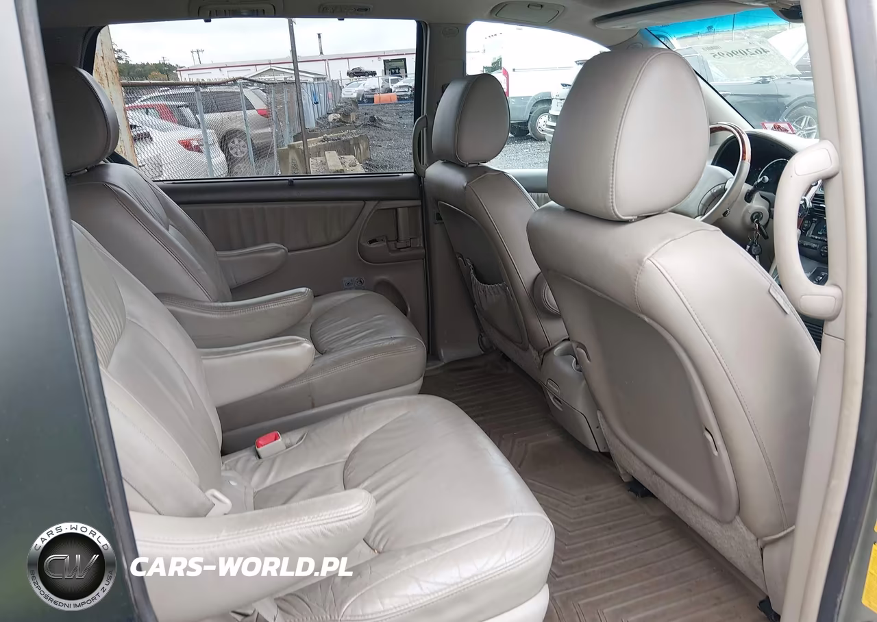 2010 Toyota Sienna Limited VIN:5TDDK4CC6AS032586 - 8