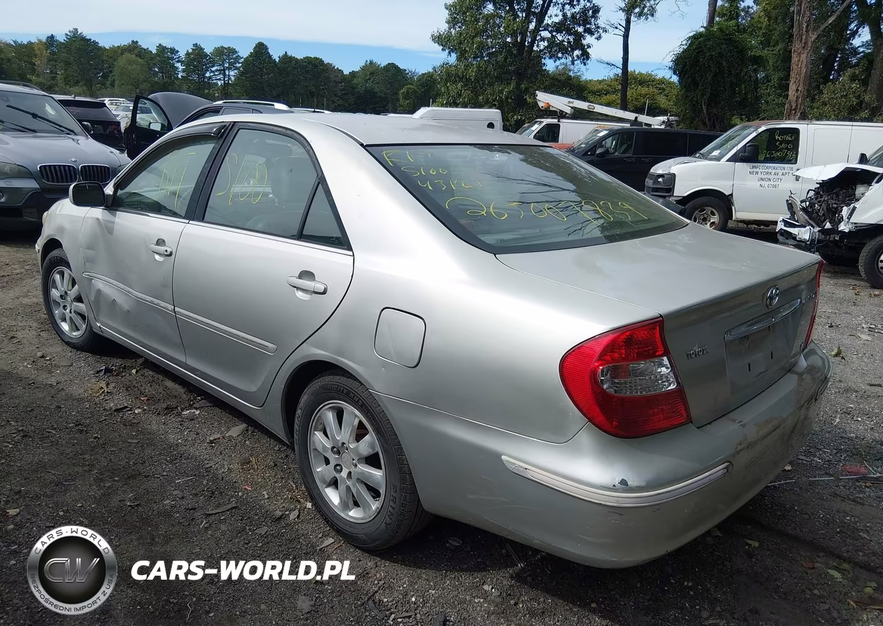2003 Toyota Camry Xle VIN:4T1BF30KX3U547425 - 3