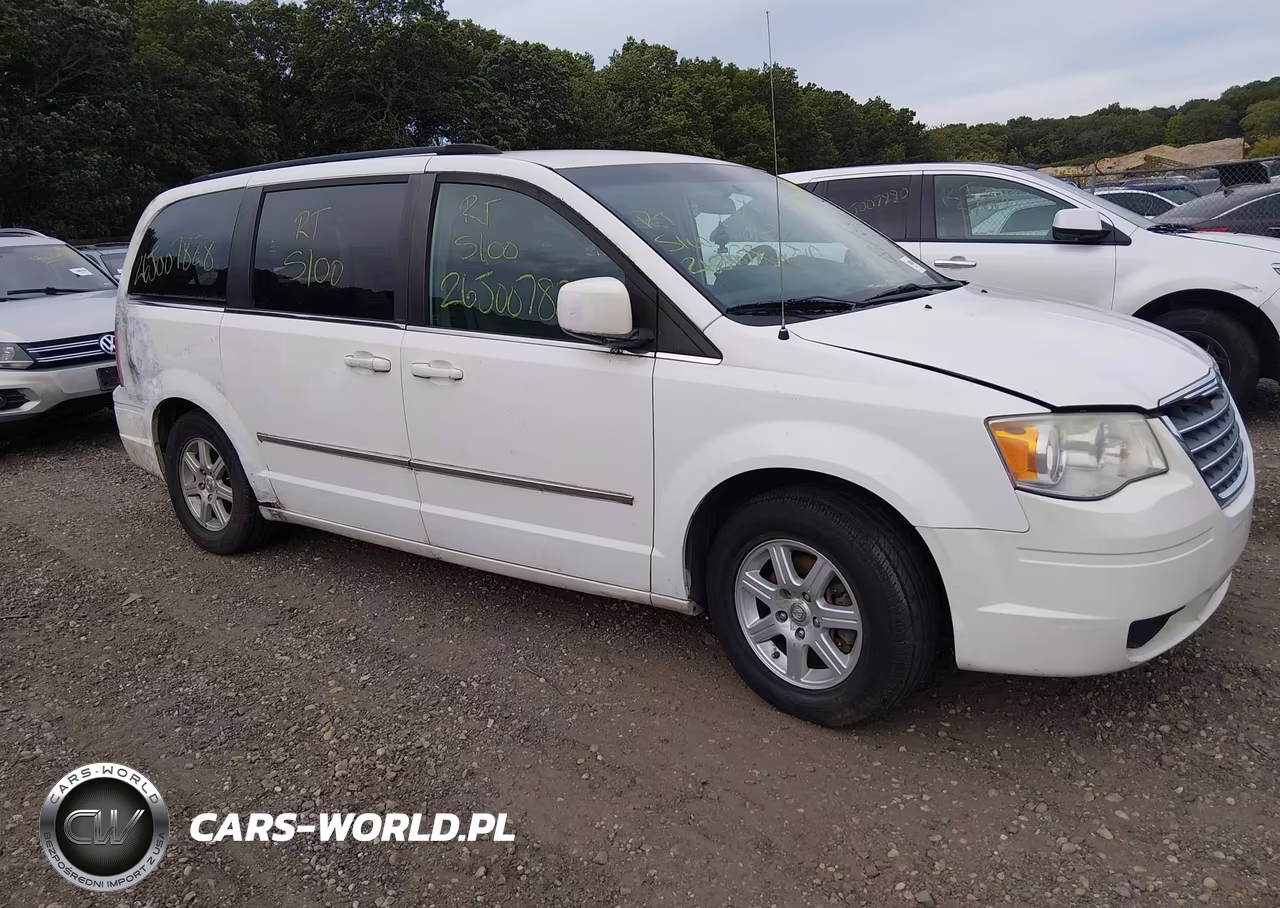 2010 Chrysler Town & Country Touring – zdjęcie 1 z 11