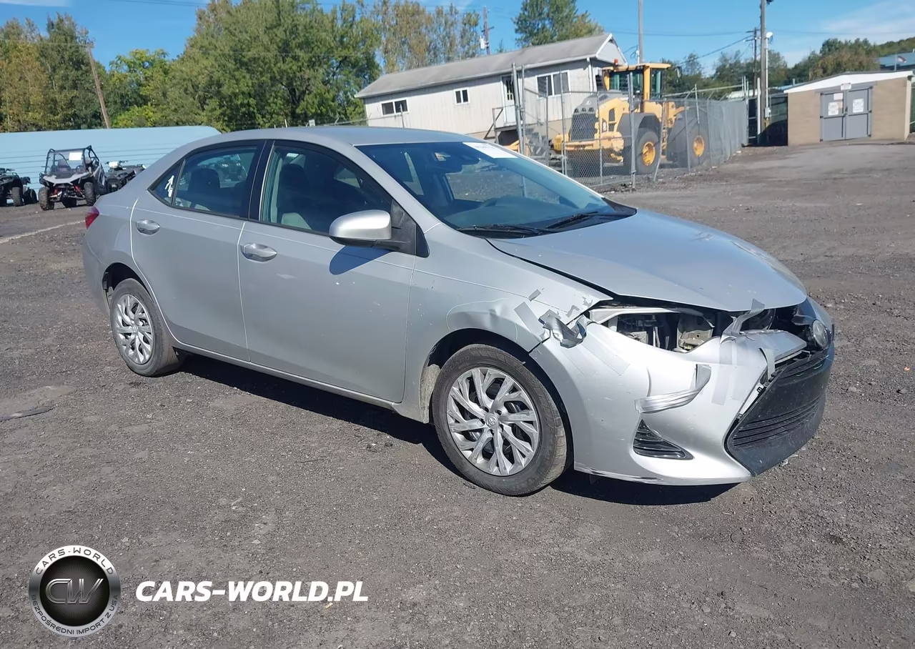 2018 Toyota Corolla Le VIN:5YFBURHE4JP809428 - 1