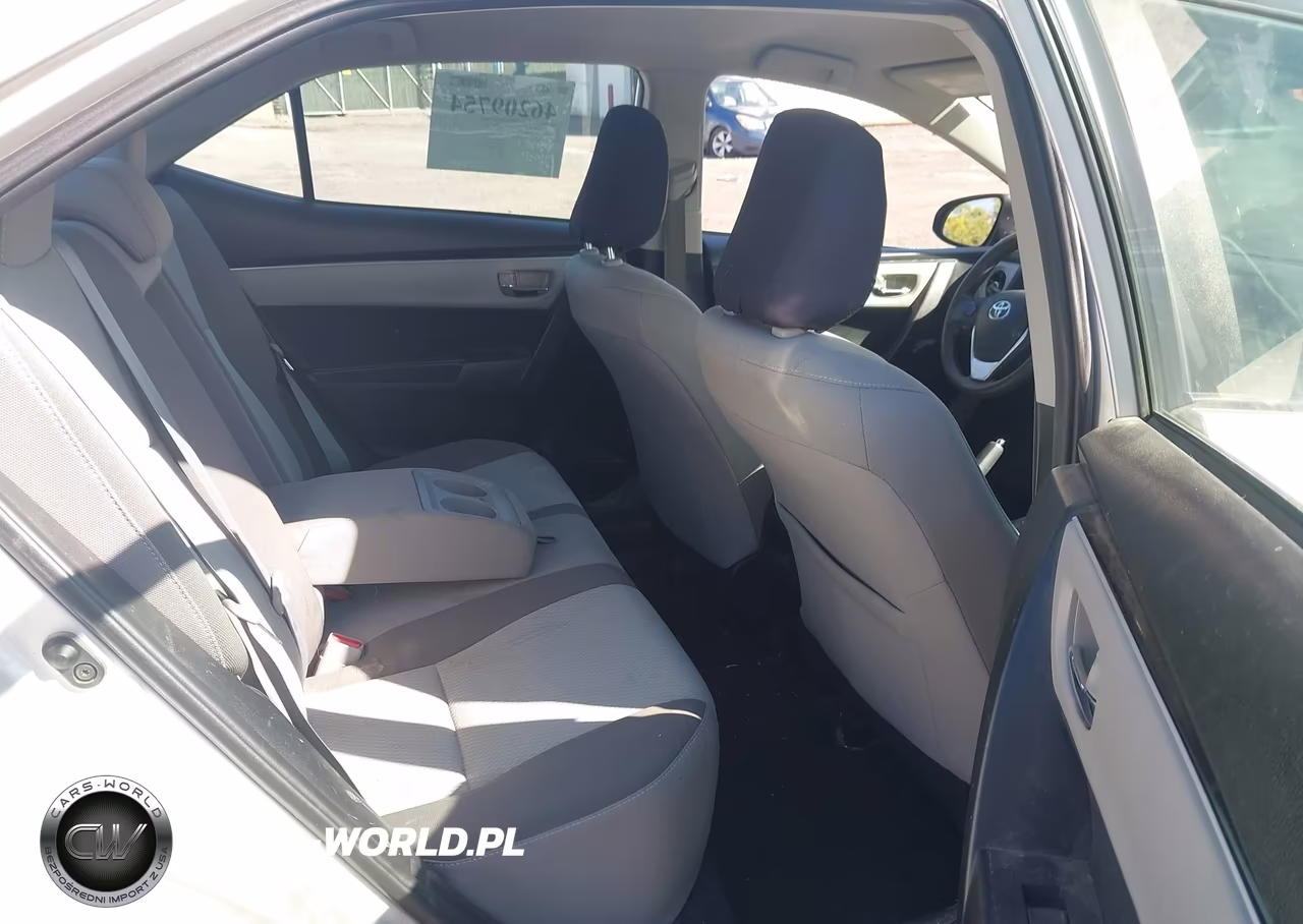2018 Toyota Corolla Le VIN:5YFBURHE4JP809428 - 8