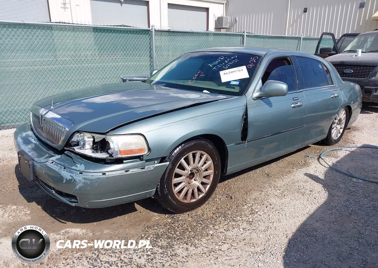2004 Lincoln Town Car Signature VIN:1LNHM81W84Y629131 - 2