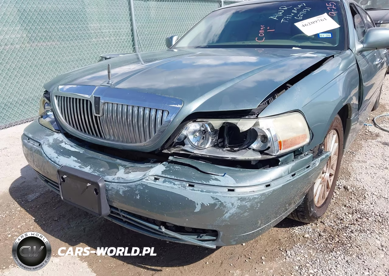 2004 Lincoln Town Car Signature VIN:1LNHM81W84Y629131 - 6