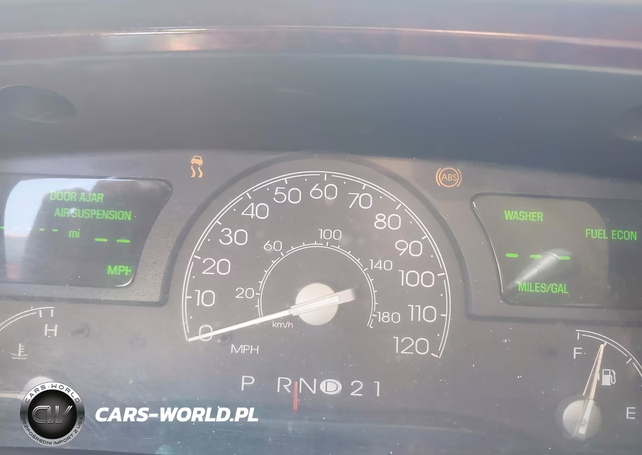 2004 Lincoln Town Car Signature VIN:1LNHM81W84Y629131 - 7