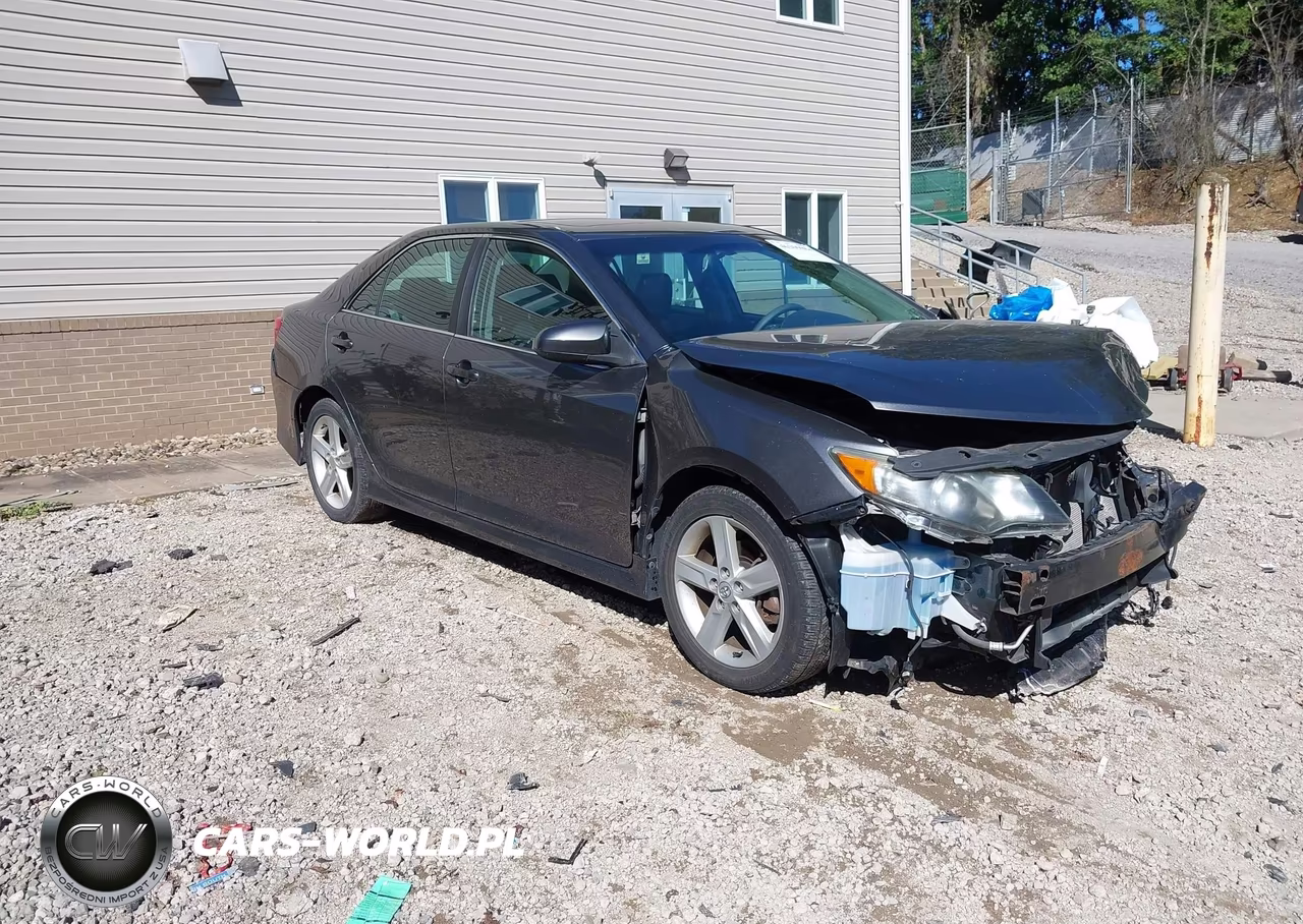 2013 Toyota Camry Se – zdjęcie 1 z 16
