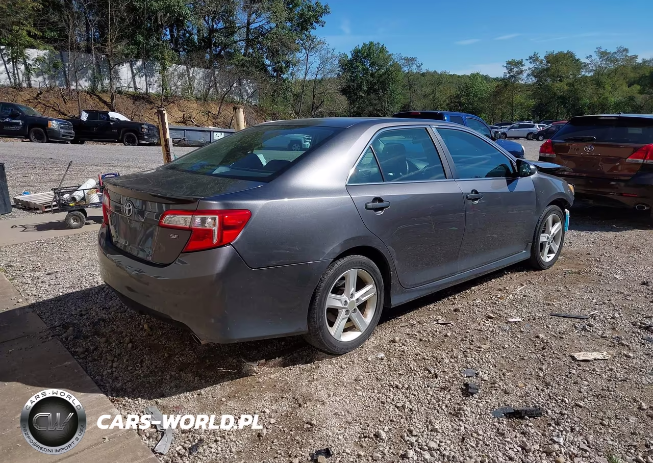 2013 Toyota Camry Se VIN:4T1BF1FK3DU699706 - 4