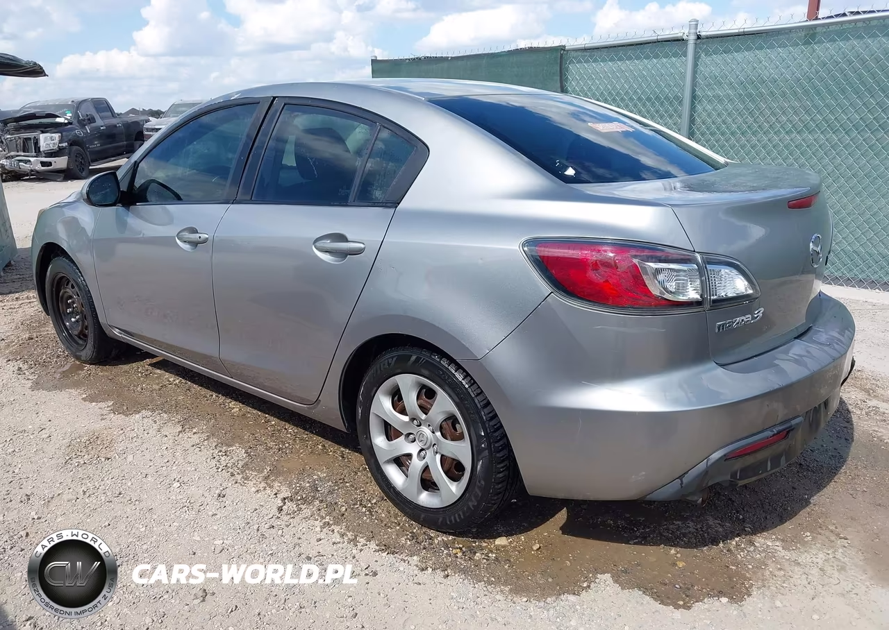 2011 Mazda Mazda3 I Sport VIN:JM1BL1UFXB1468612 - 3