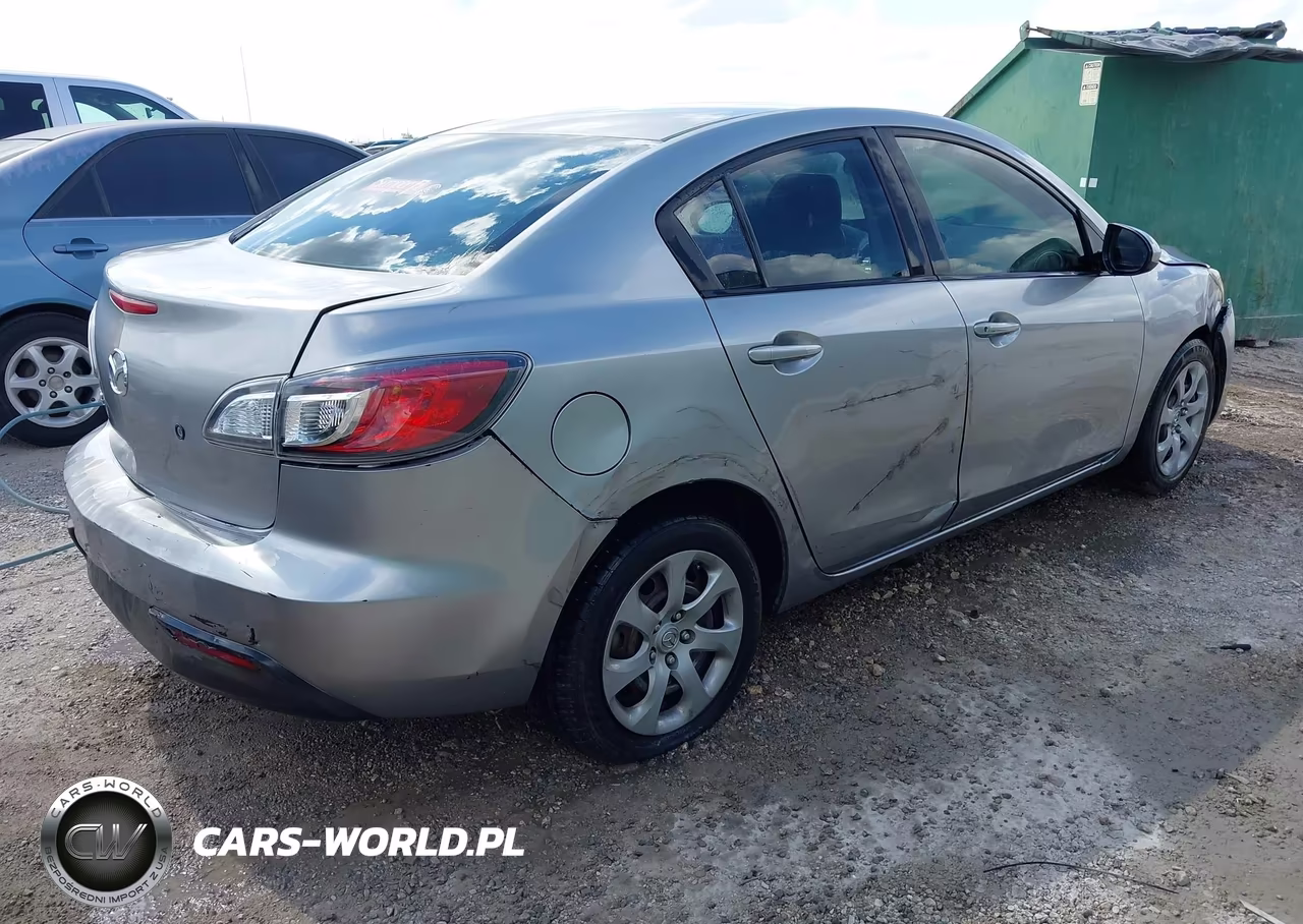 2011 Mazda Mazda3 I Sport VIN:JM1BL1UFXB1468612 - 4