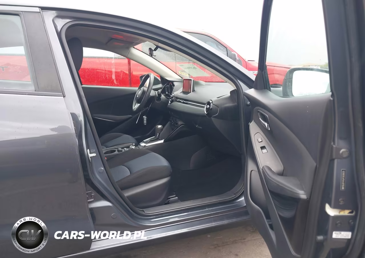 2018 Toyota Yaris Ia VIN:3MYDLBYV1JY303835 - 5