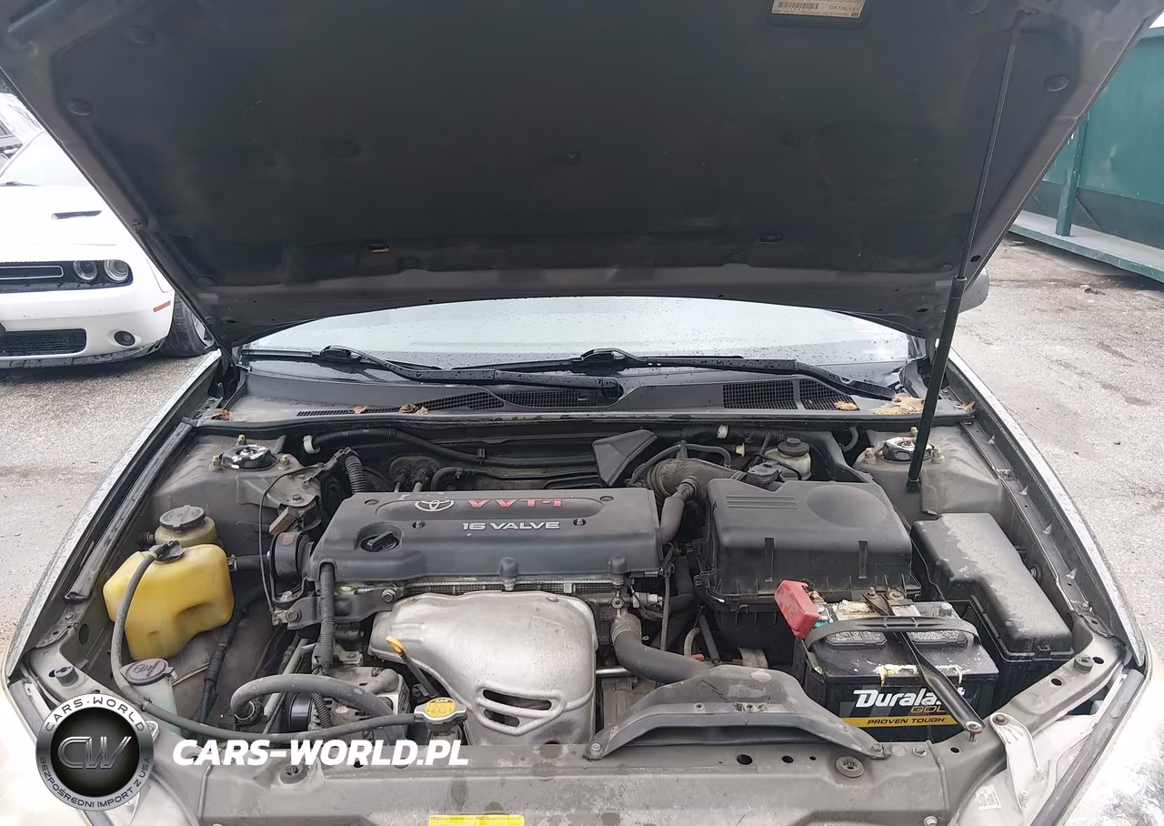 2002 Toyota Camry Le VIN:JTDBE32K320103653 - 10