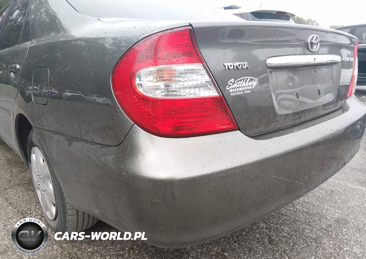 2002 Toyota Camry Le VIN:JTDBE32K320103653 - 13