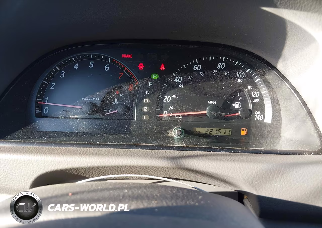 2002 Toyota Camry Le VIN:JTDBE32K320103653 - 7