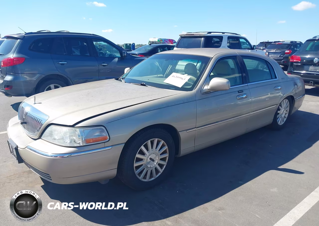 2004 Lincoln Town Car Signature VIN:1LNHM81W84Y672240 - 2
