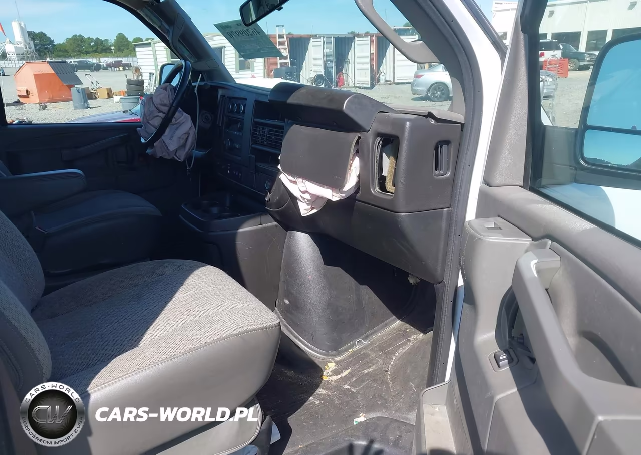 2023 Chevrolet Express Cargo Rwd 2500 Regular Wheelbase Wt VIN:1GCWGAFP8P1258965 - 5