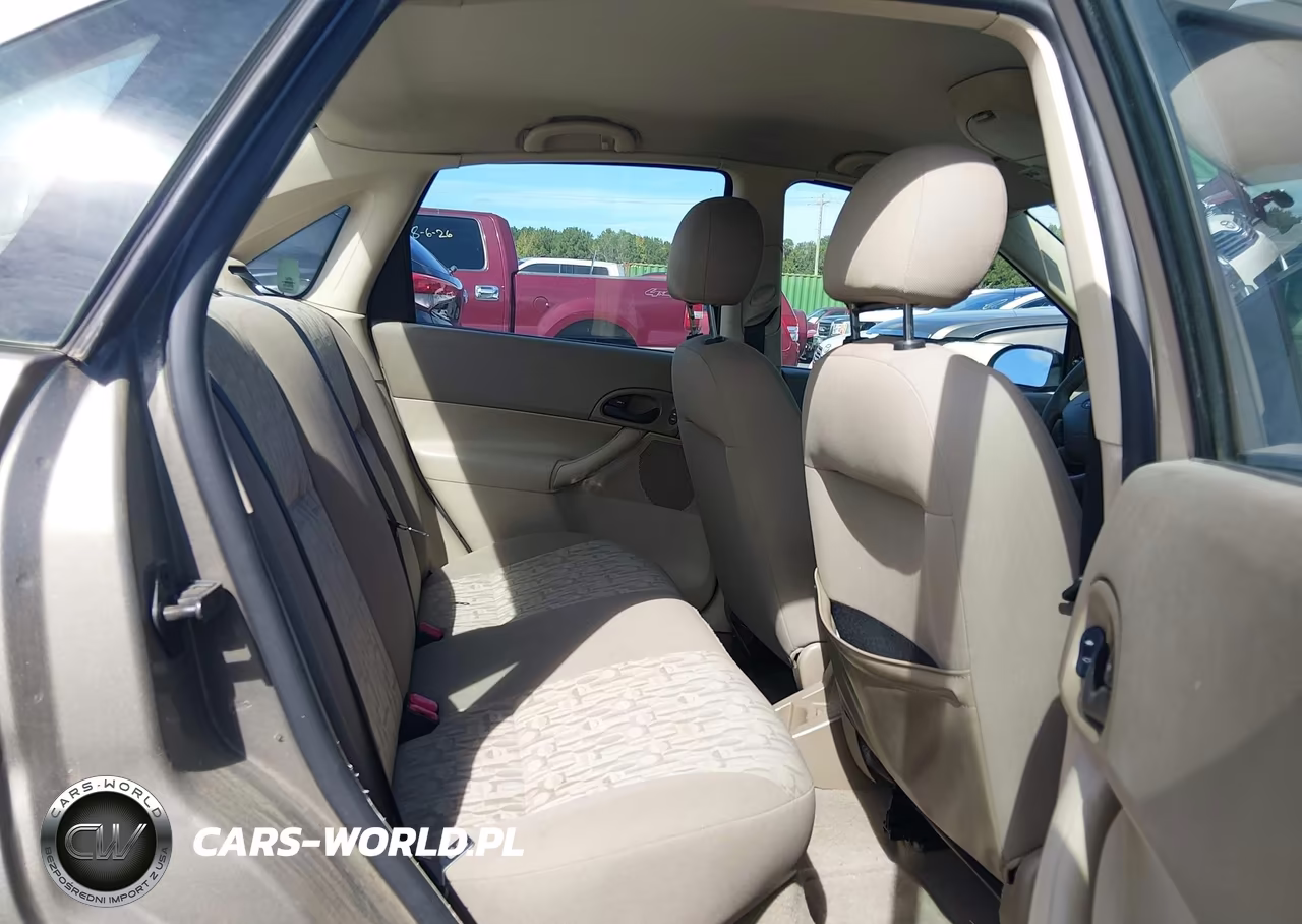 2005 Ford Focus Zx4 VIN:1FAFP34NX5W313824 - 8