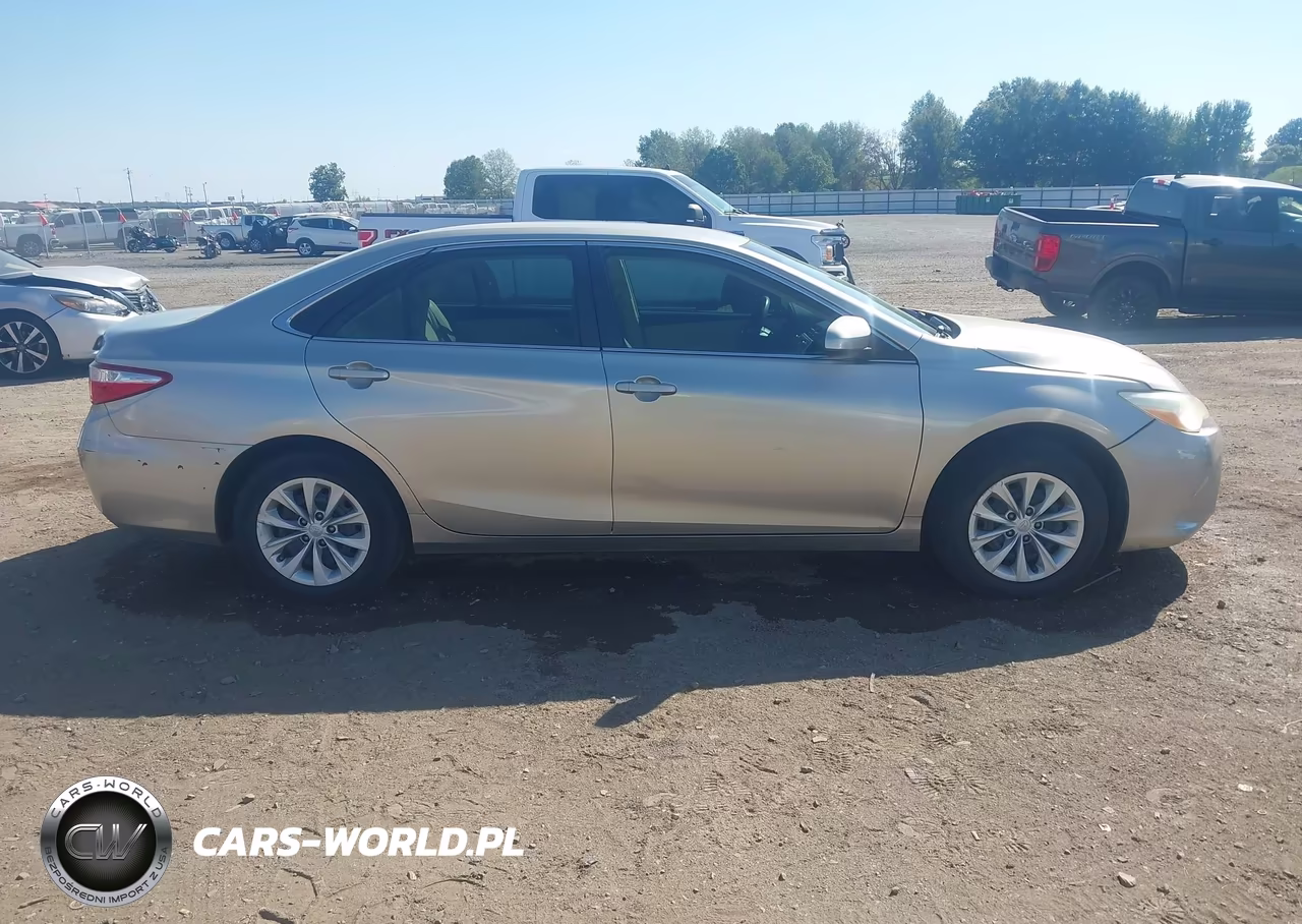 2015 Toyota Camry Le VIN:4T4BF1FK4FR515222 - 13