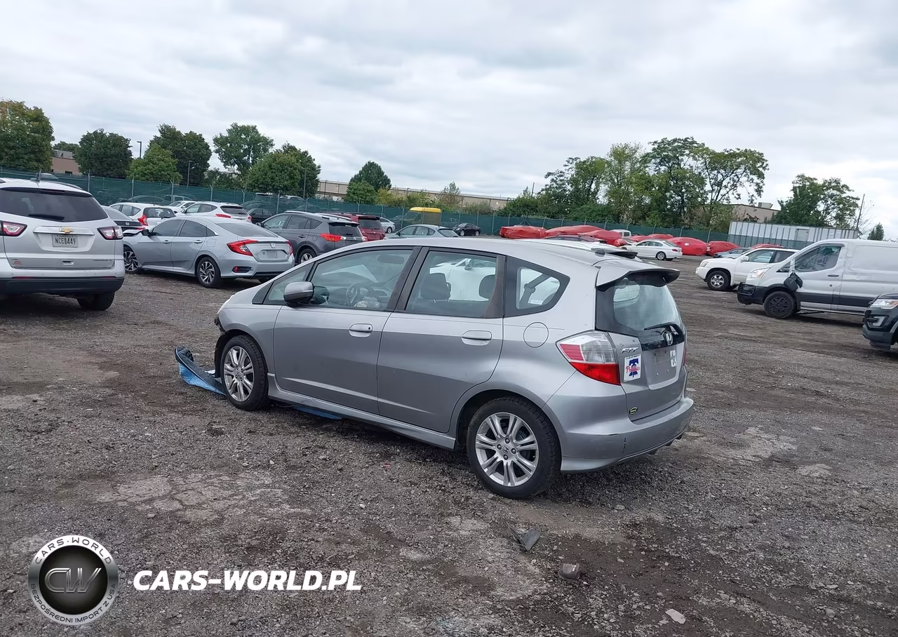 2009 Honda Fit Sport VIN:JHMGE88469S030030 - 3
