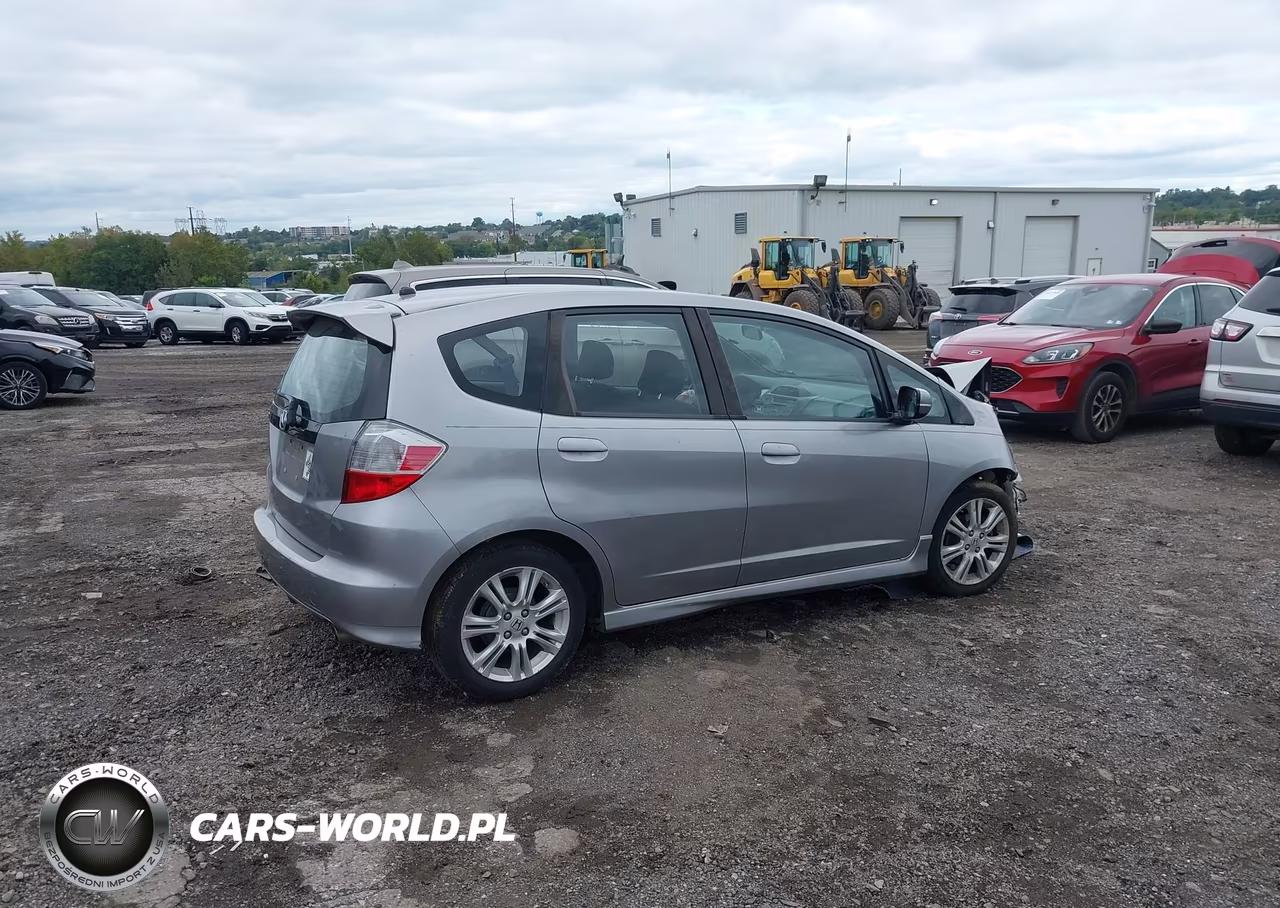 2009 Honda Fit Sport VIN:JHMGE88469S030030 - 4