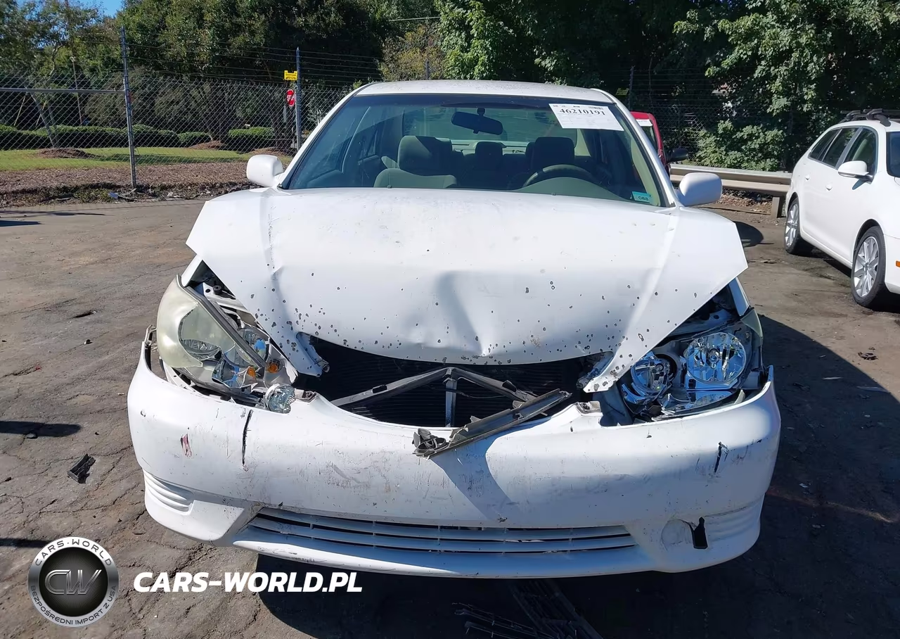 2005 Toyota Camry Le VIN:4T1BE32K45U003313 - 12