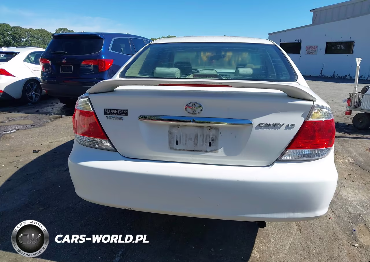 2005 Toyota Camry Le VIN:4T1BE32K45U003313 - 16