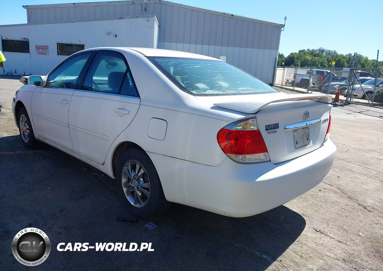 2005 Toyota Camry Le VIN:4T1BE32K45U003313 - 3
