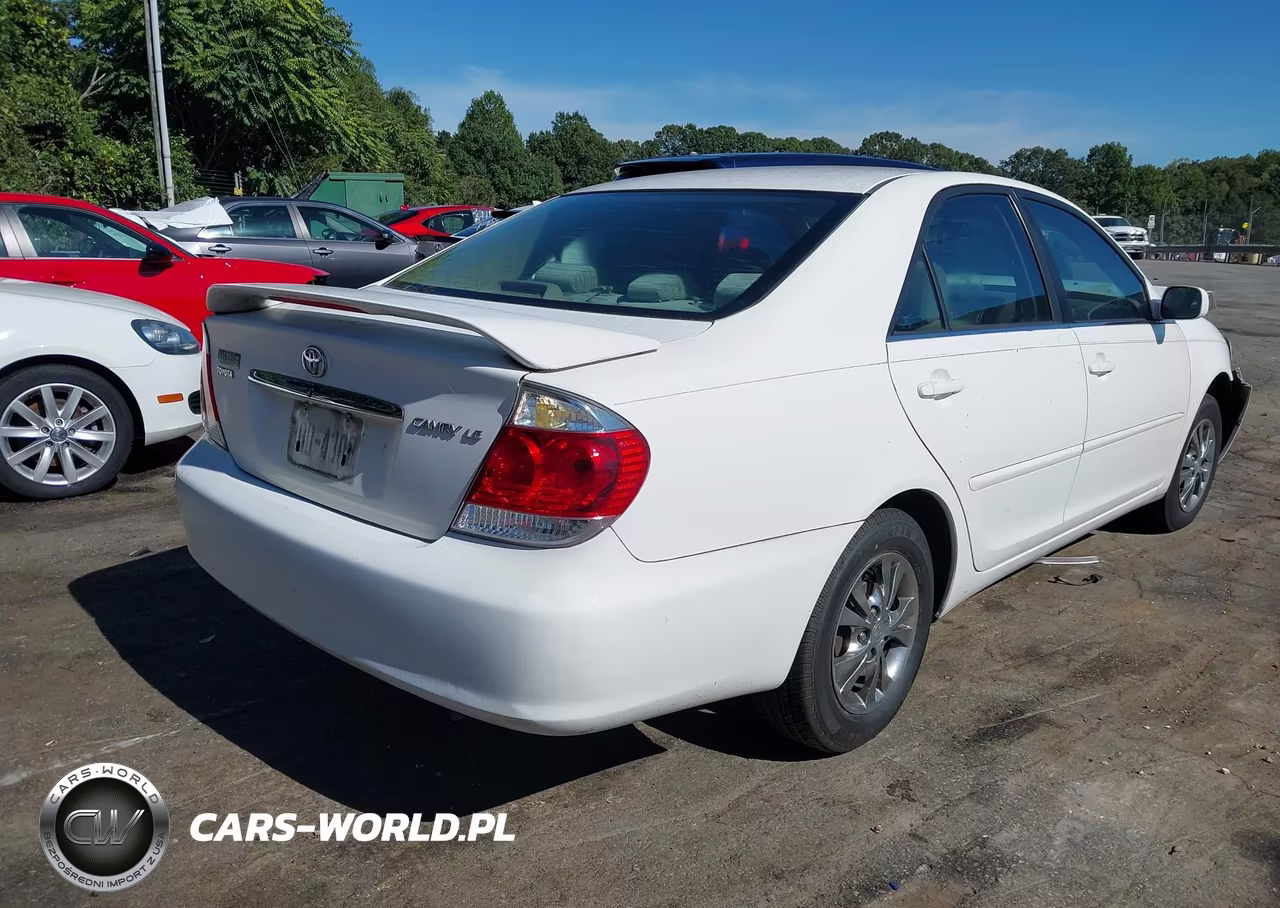 2005 Toyota Camry Le VIN:4T1BE32K45U003313 - 4