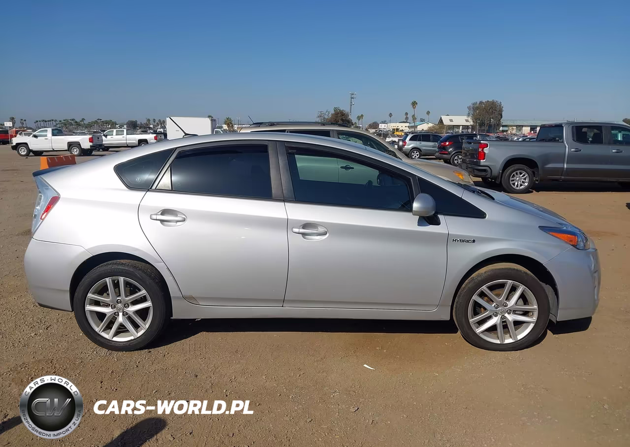 2011 Toyota Prius Three VIN:JTDKN3DU2B1402902 - 13