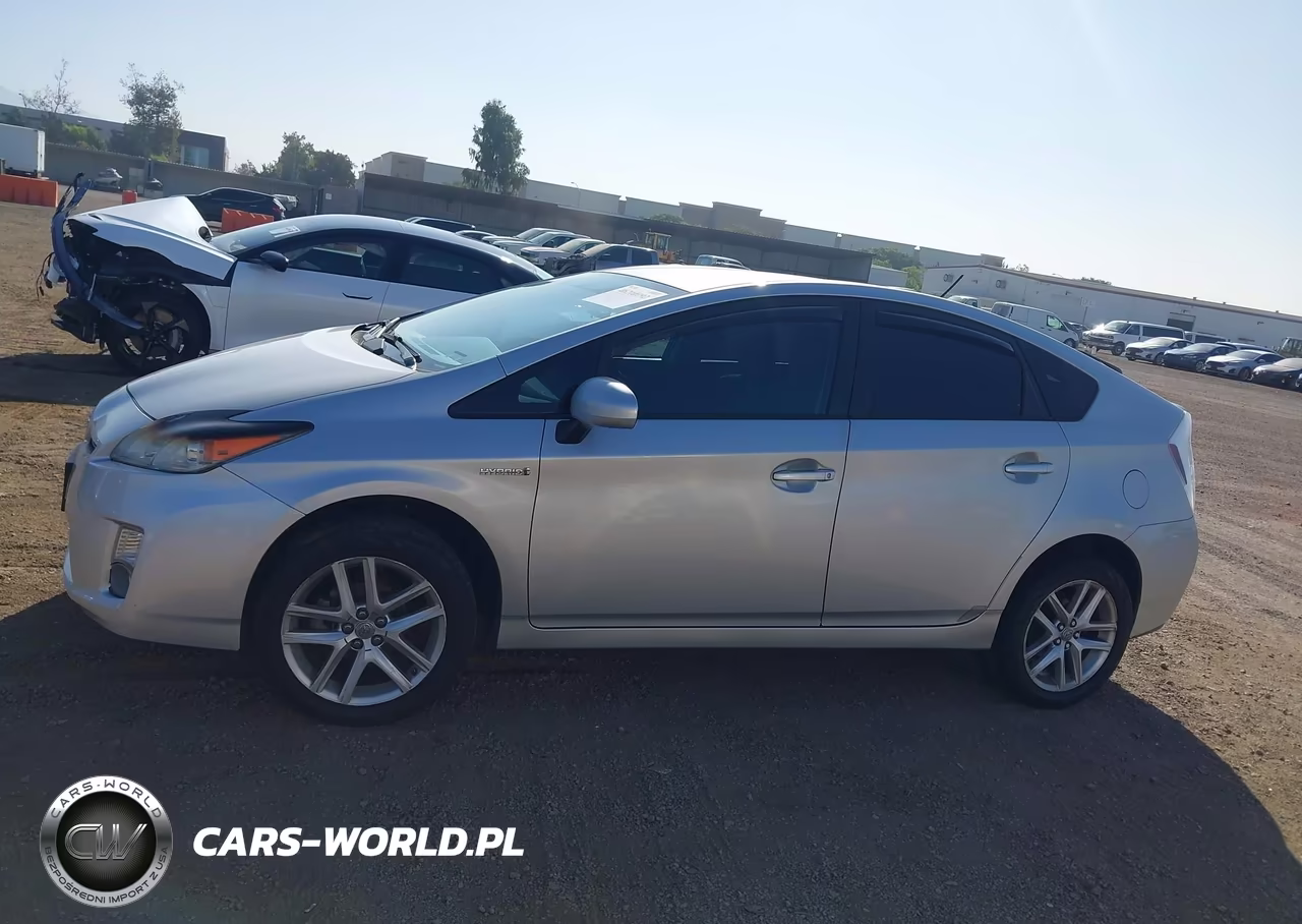 2011 Toyota Prius Three VIN:JTDKN3DU2B1402902 - 14