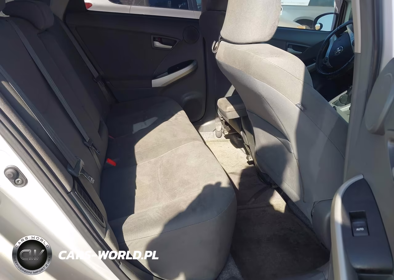 2011 Toyota Prius Three VIN:JTDKN3DU2B1402902 - 8