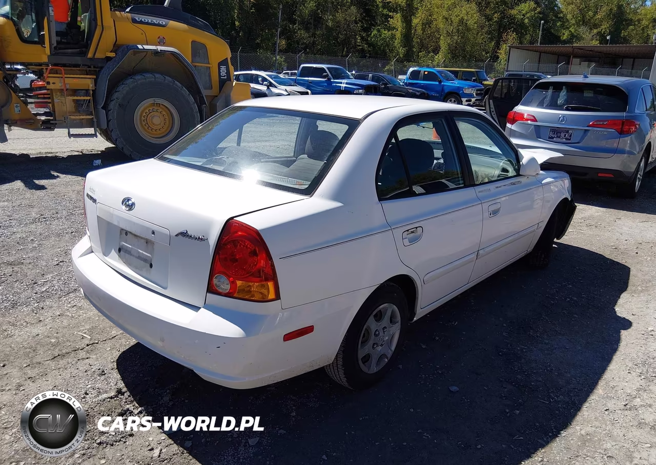 2005 Hyundai Accent Gls VIN:KMHCG45C95U590262 - 4