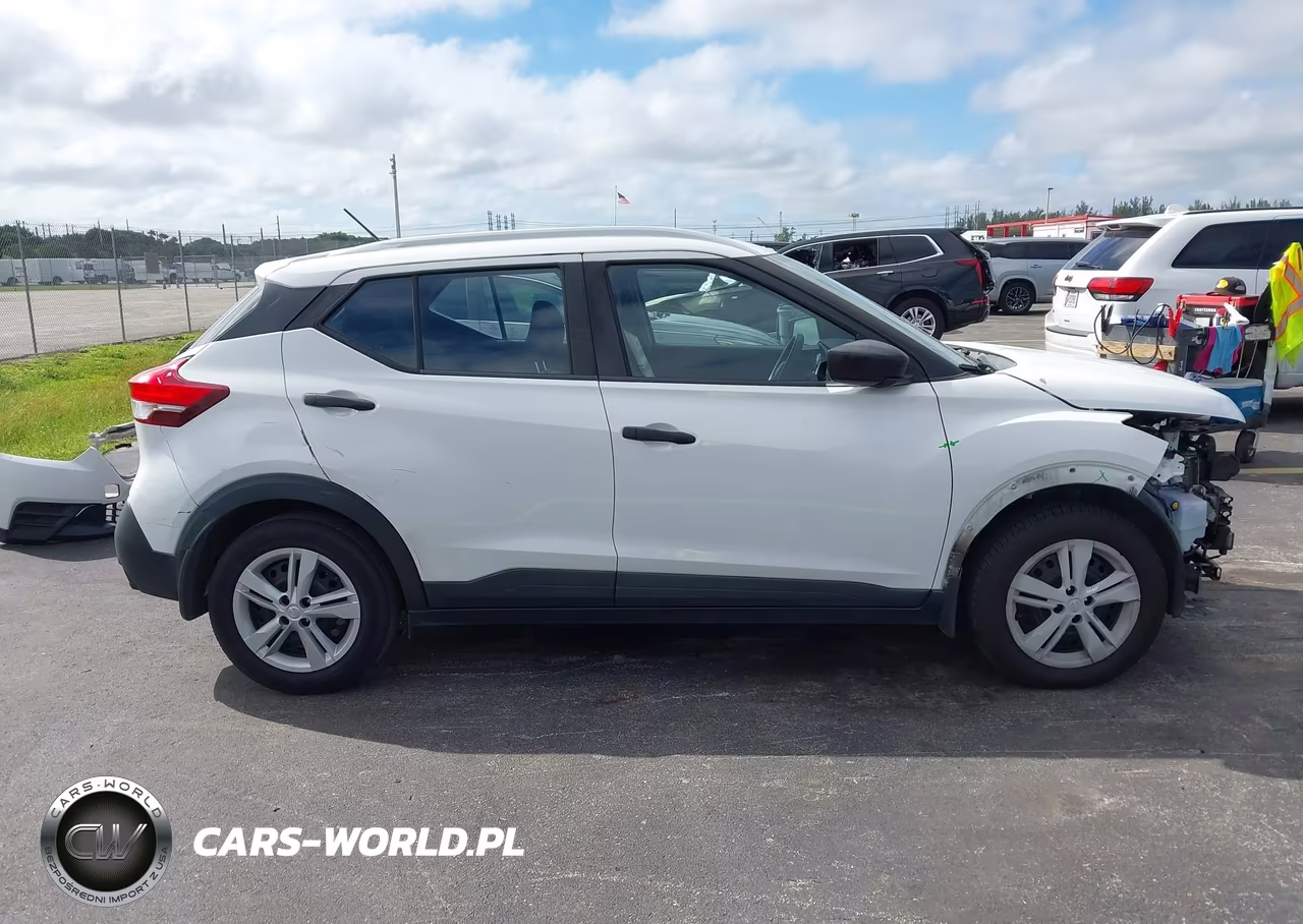 2019 Nissan Kicks S VIN:3N1CP5CU9KL510960 - 14