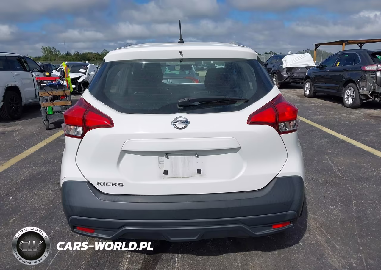 2019 Nissan Kicks S VIN:3N1CP5CU9KL510960 - 17