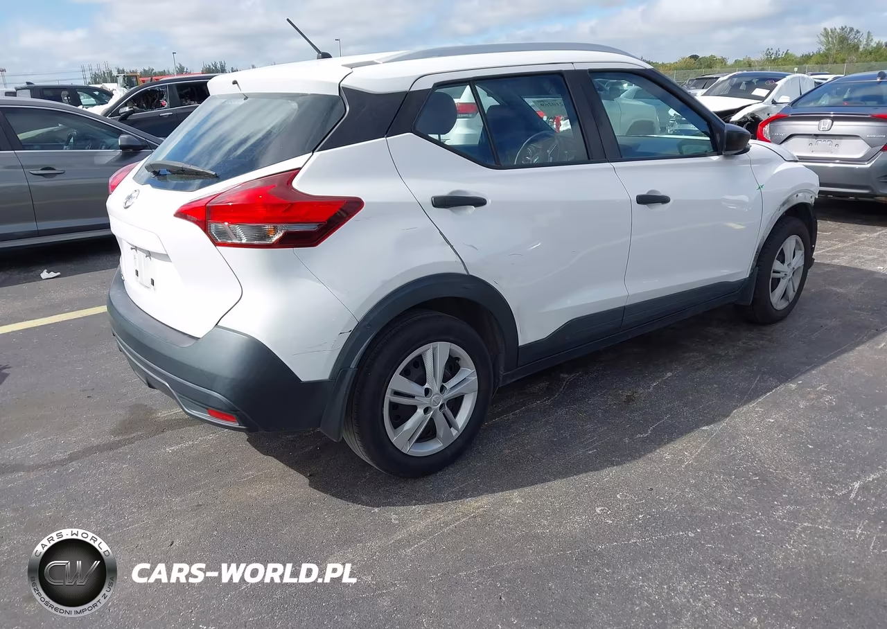 2019 Nissan Kicks S VIN:3N1CP5CU9KL510960 - 4