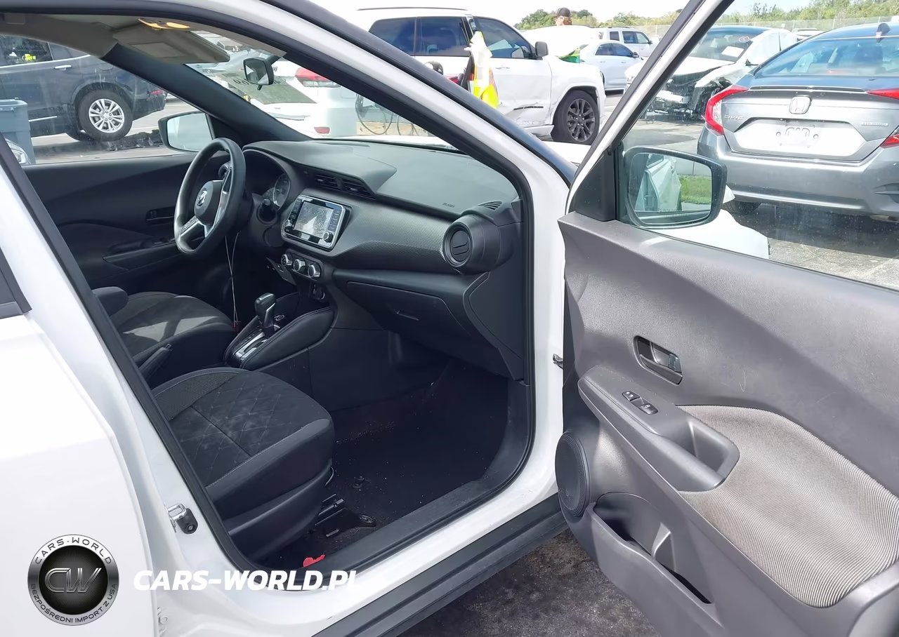 2019 Nissan Kicks S VIN:3N1CP5CU9KL510960 - 5