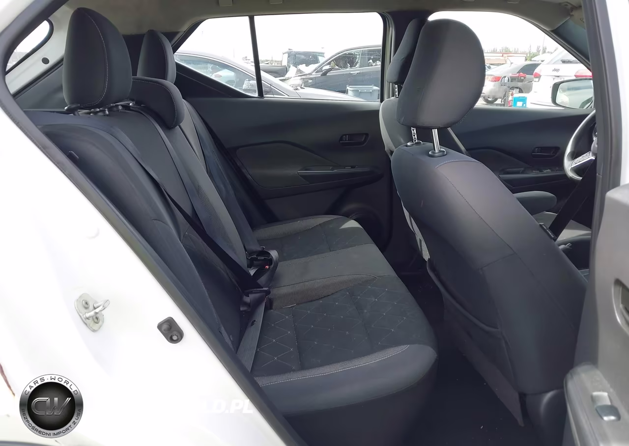 2019 Nissan Kicks S VIN:3N1CP5CU9KL510960 - 8