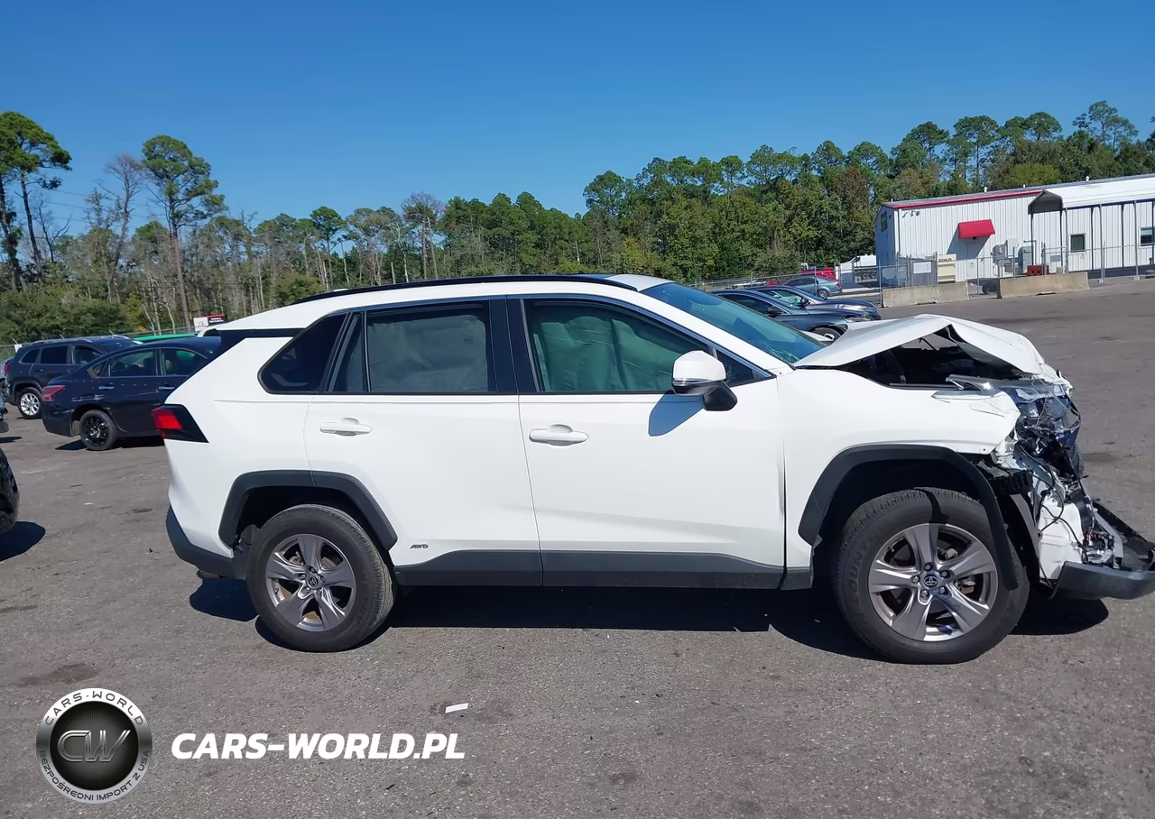 2023 Toyota Rav4 Hybrid Xle VIN:JTMRWRFV1PD205021 - 13