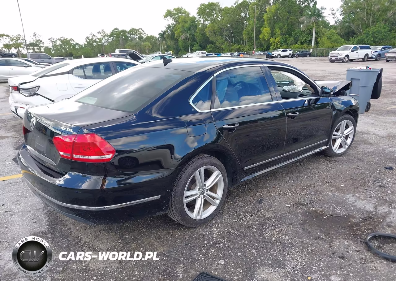 2015 Volkswagen Passat 2.0L Tdi Sel Premium VIN:1VWCV7A35FC041664 - 4