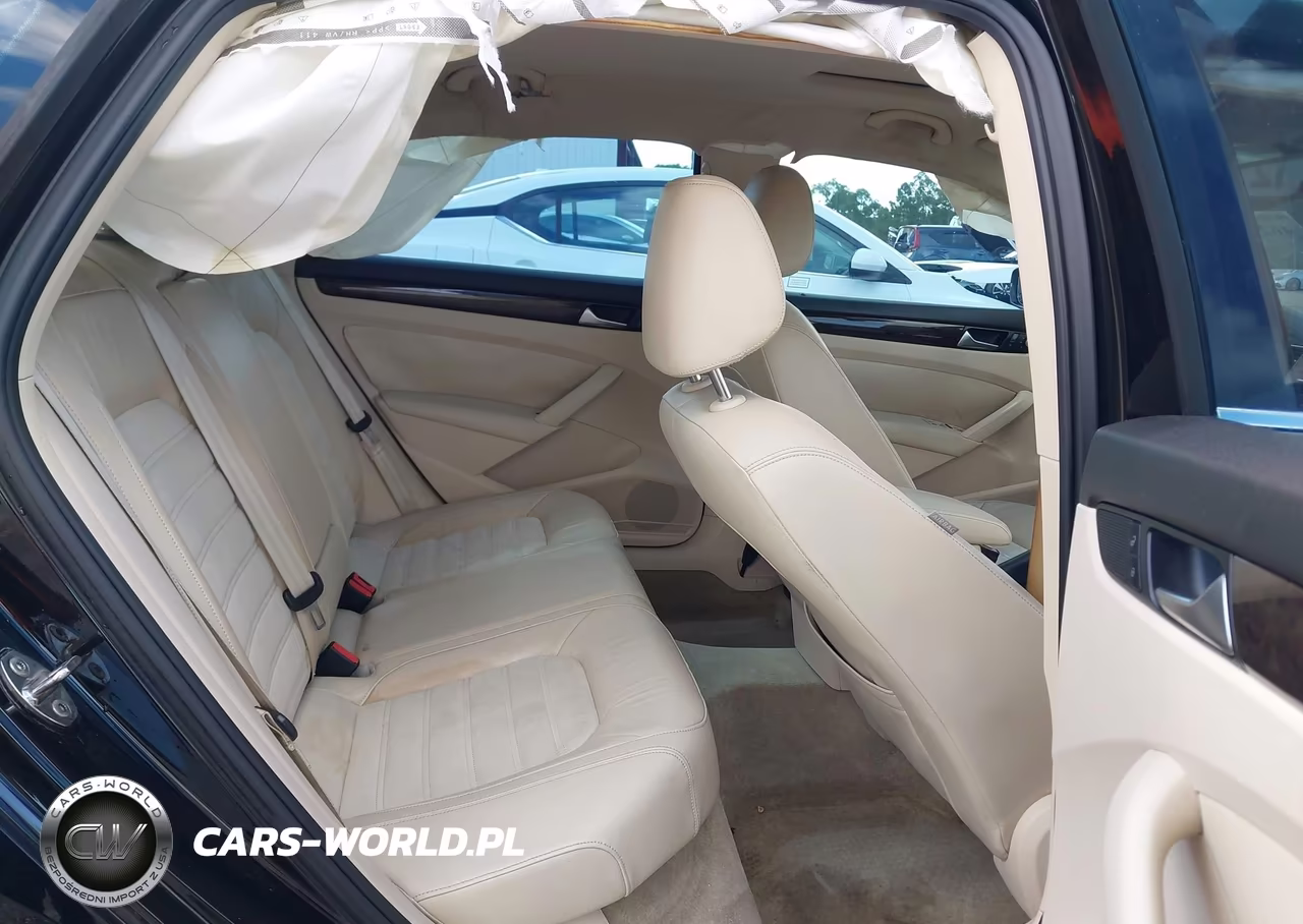 2015 Volkswagen Passat 2.0L Tdi Sel Premium VIN:1VWCV7A35FC041664 - 8