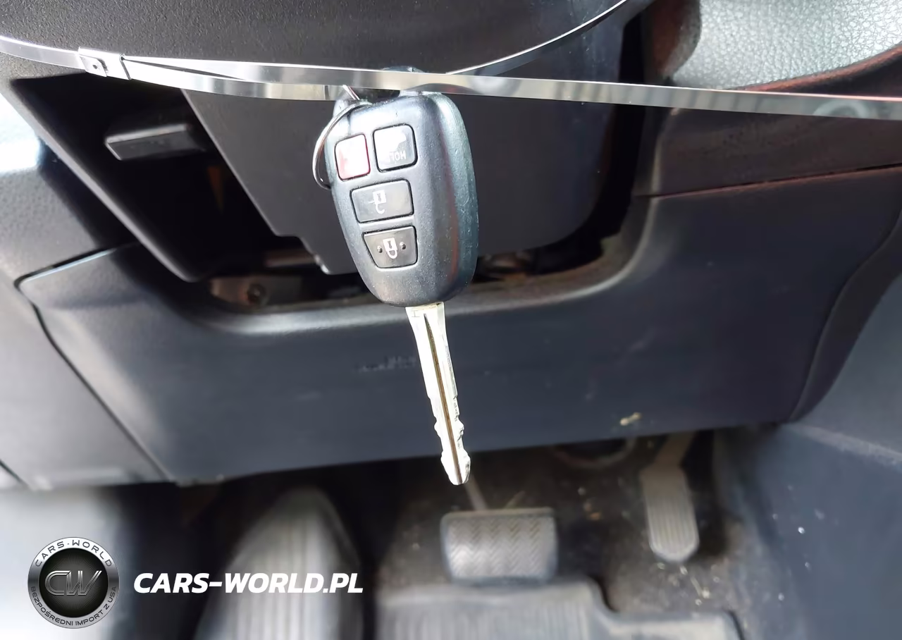 2017 Toyota Corolla Le VIN:2T1BURHE2HC773510 - 11